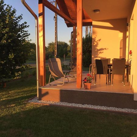 Konrad Apartman Balatonmariafurdo Exterior foto