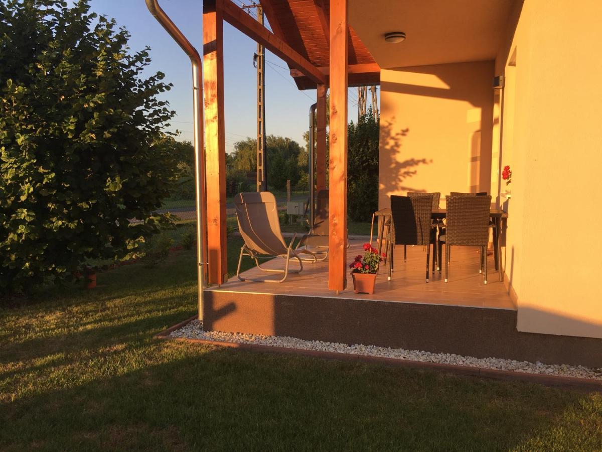 Konrad Apartman Balatonmariafurdo Exterior foto