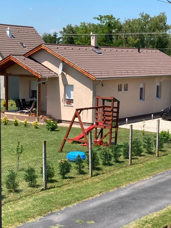 Konrad Apartman Balatonmariafurdo Exterior foto