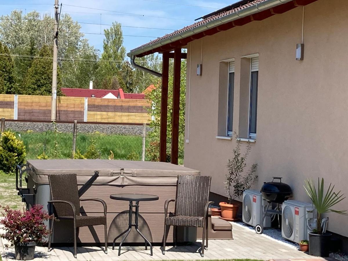 Konrad Apartman Balatonmariafurdo Exterior foto