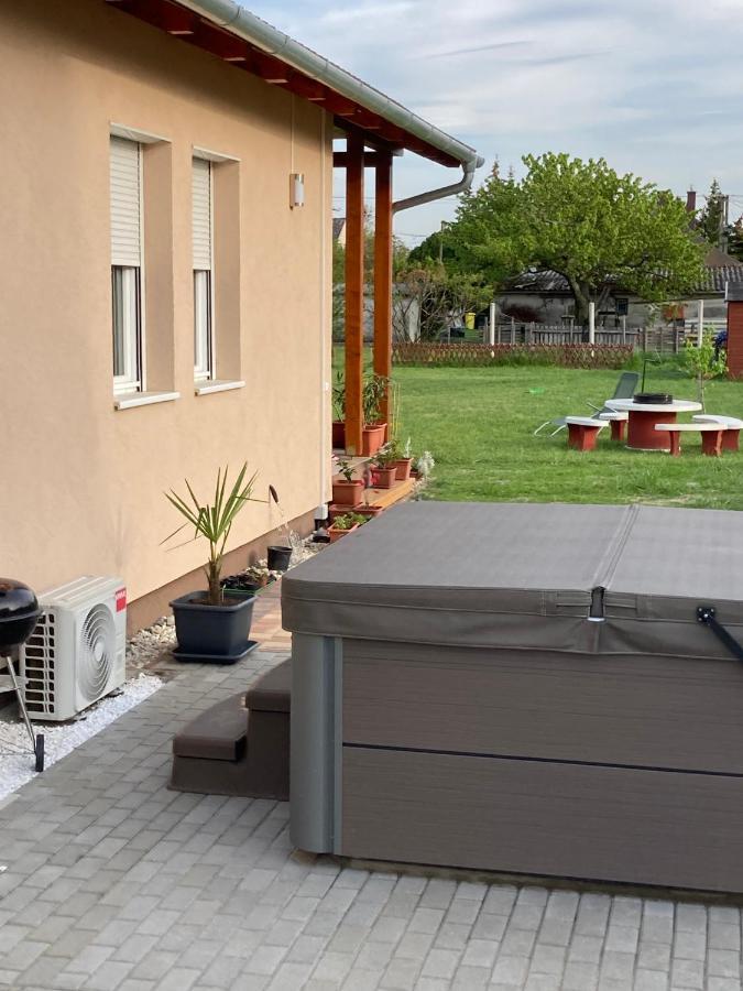 Konrad Apartman Balatonmariafurdo Exterior foto