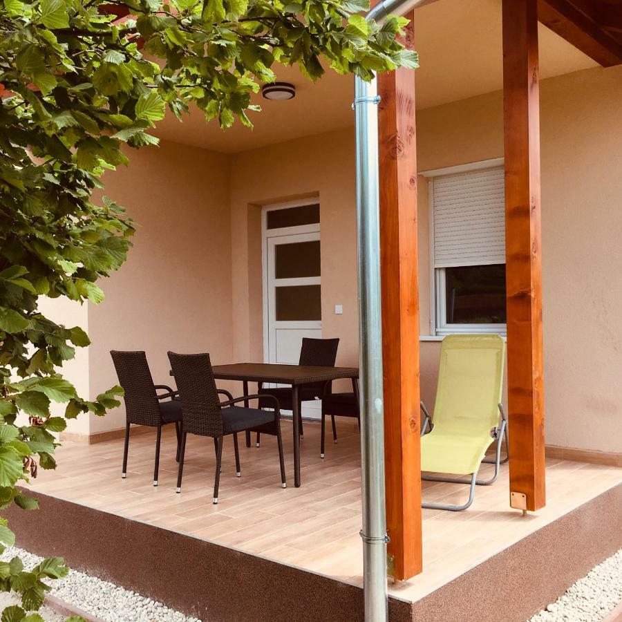 Konrad Apartman Balatonmariafurdo Exterior foto