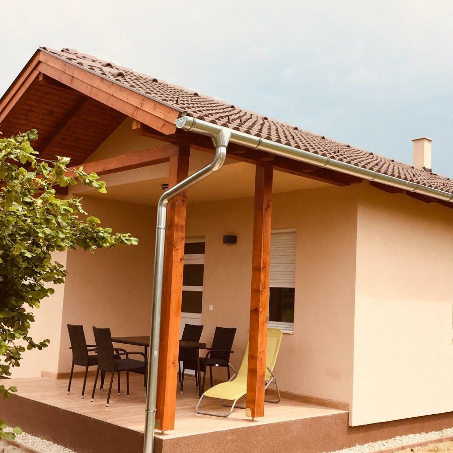 Konrad Apartman Balatonmariafurdo Exterior foto