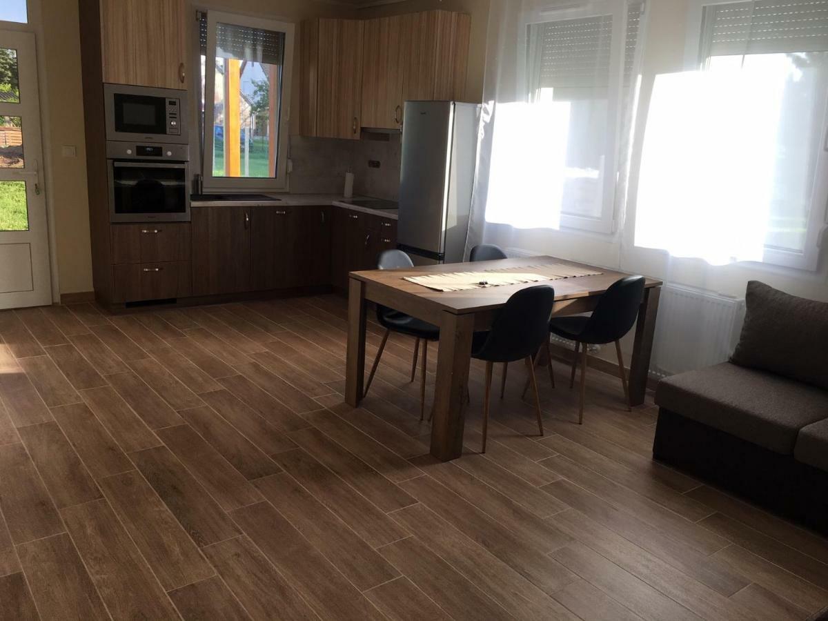 Konrad Apartman Balatonmariafurdo Exterior foto